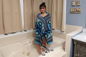 Jia Zi Nude Pictures Squeaky Clean