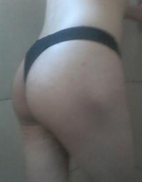 Natalie Teth taking a selfie