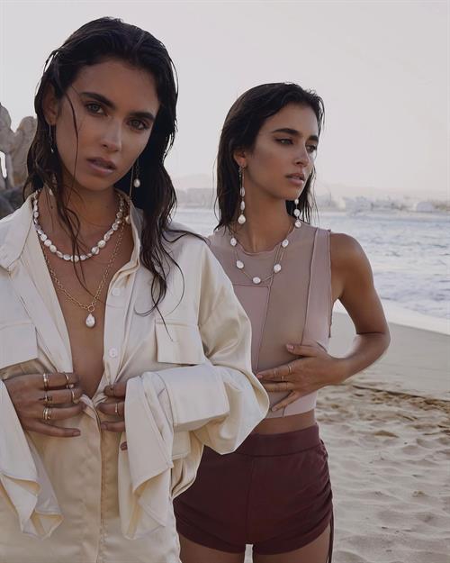 Twin Sisters Elisha & Renee Herbert
