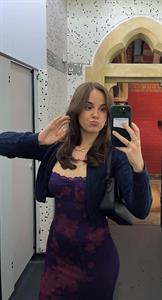 Alicia Manrique taking a selfie