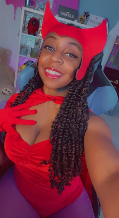 Jazzy Guns taking a selfie