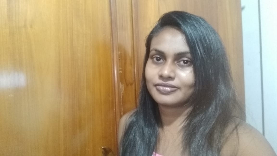 Wesa isuri showing her boobs and pussy she want big cocks