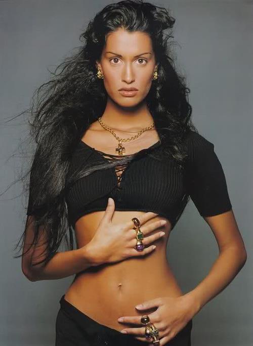 Yasmeen Ghauri