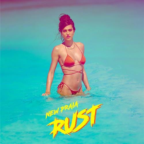 Amelia Hamlin in a bikini