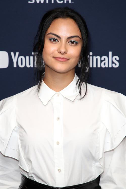 Camila Mendes