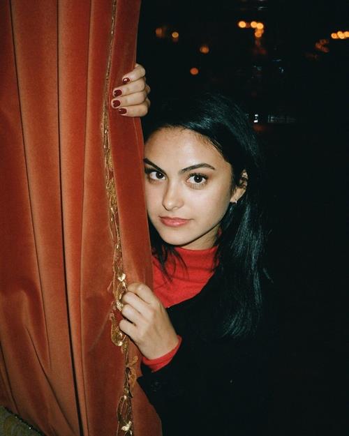 Camila Mendes