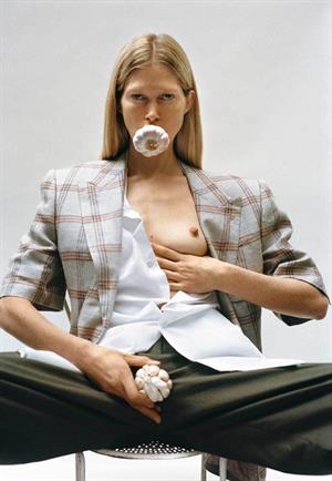 Iselin Steiro - breasts