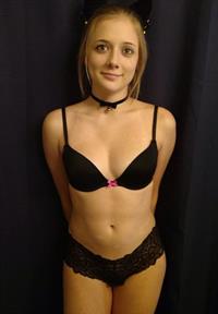 Sydni faye fischer in lingerie taking a selfie