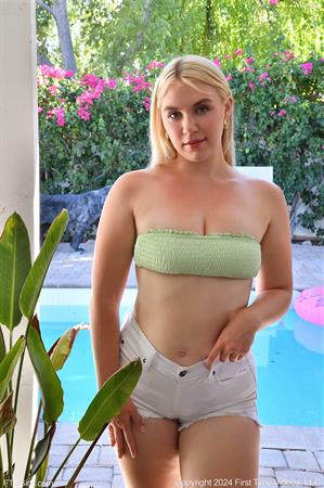 Maisey FTV Nude Pictures Poolside Spreads