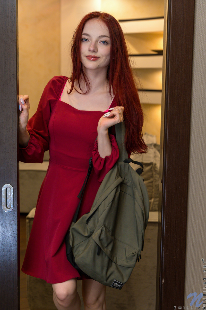 The moment Russian stunner Emillia gets home it's clothes off and getting her sex on.