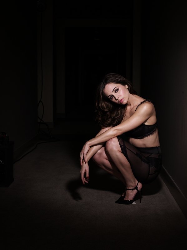 Eliza Dushku in lingerie