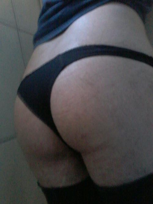 Natalie Teth taking a selfie and - ass