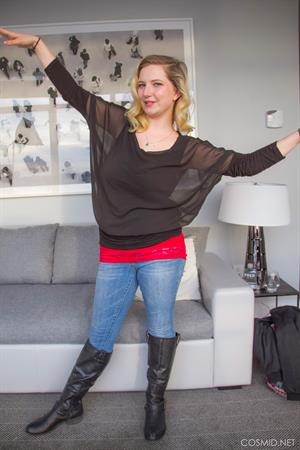 Mim Turner Nude Pictures Mim's First Set