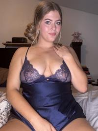  Taylor Hot in Lingerie