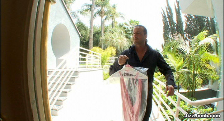 Jada Stevens sucks down fat cock for mouthful of goo