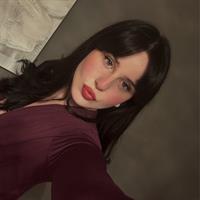 Grey Eyed Beauty taking a selfie