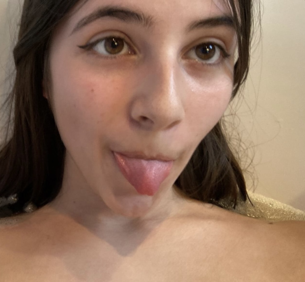 Nast taking a selfie