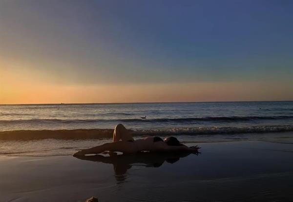 VgothV taking a selfie