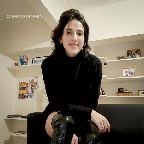 Pornstar Queen Eugenia in incredible thigh-high boots