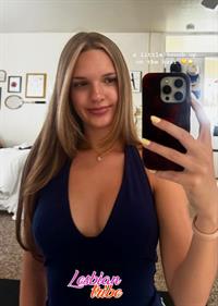 Sydney taking a selfie