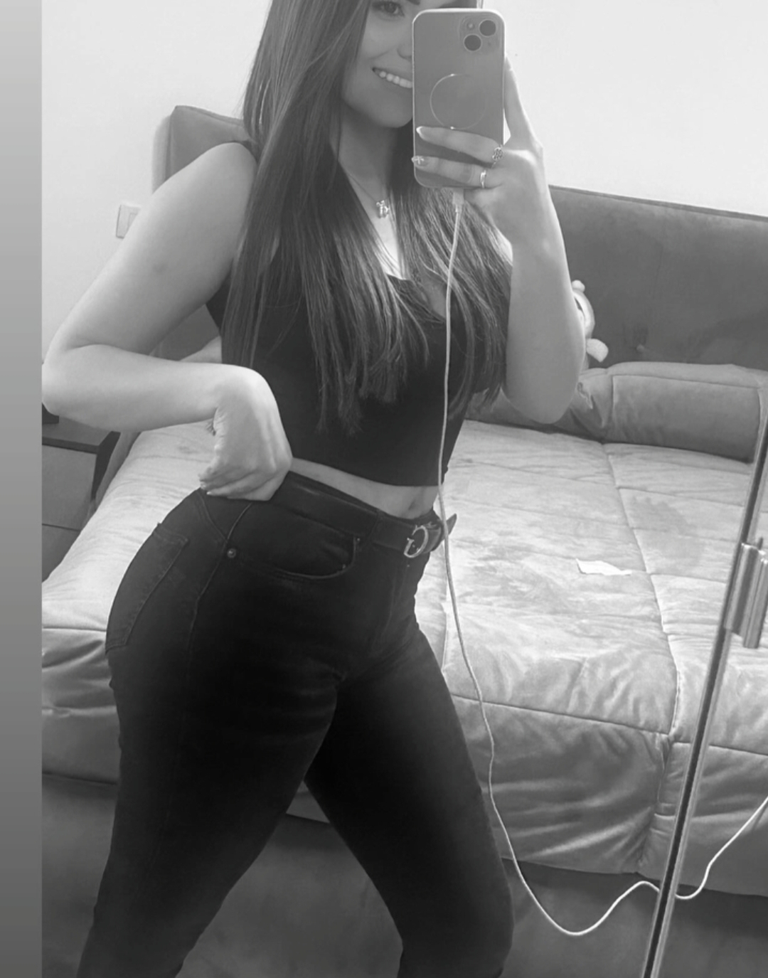 Karolayn taking a selfie