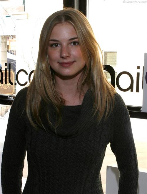 Emily VanCamp