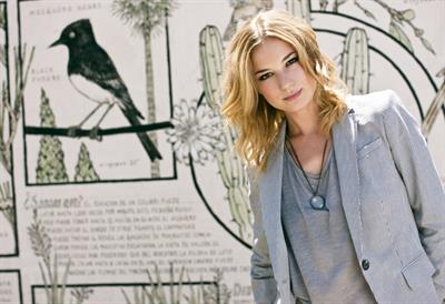Emily VanCamp