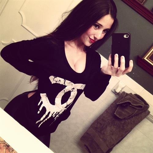 Angie Varona taking a selfie