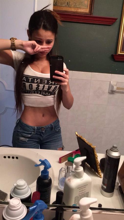 Angie Varona taking a selfie