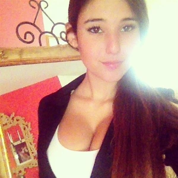 Angie Varona taking a selfie