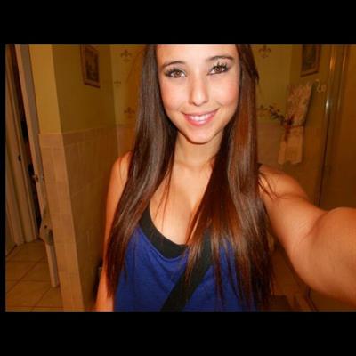Angie Varona taking a selfie