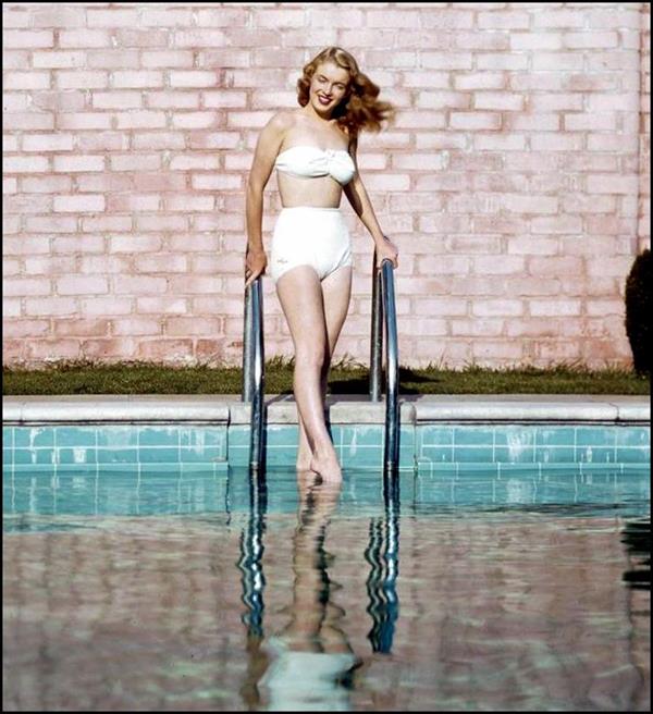 Marilyn Monroe in a bikini