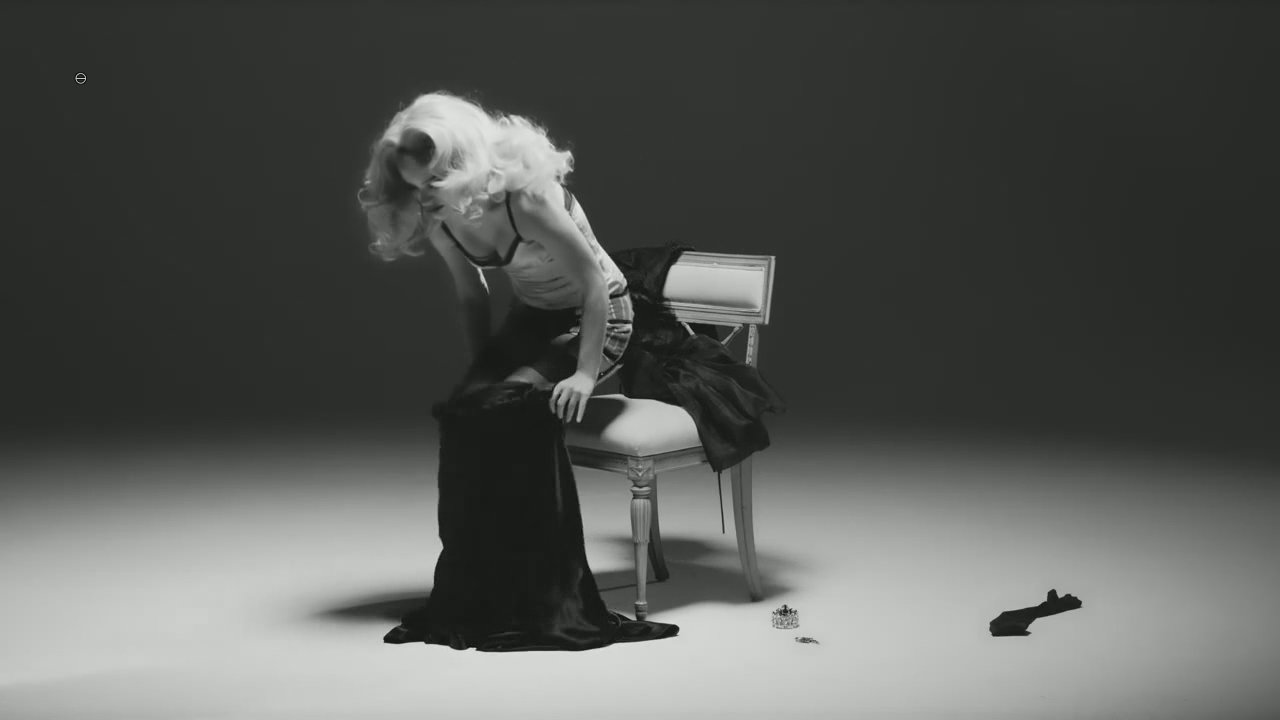 Natalie Portman in lingerie