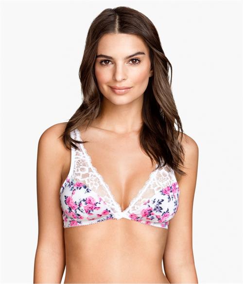 Emily Ratajkowski in lingerie