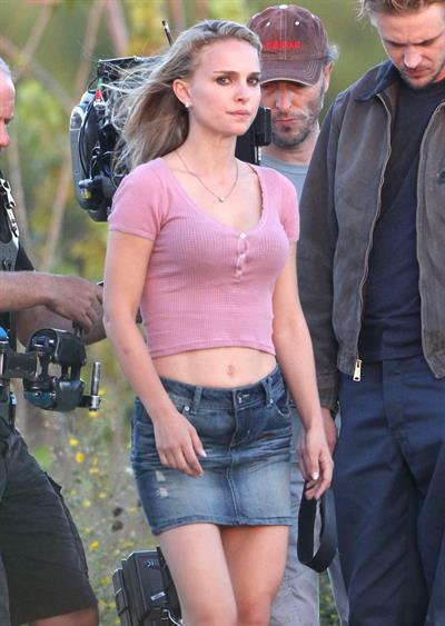 Natalie Portman On The Set Of Terrence Malick Film In Austin (10/10/12) 