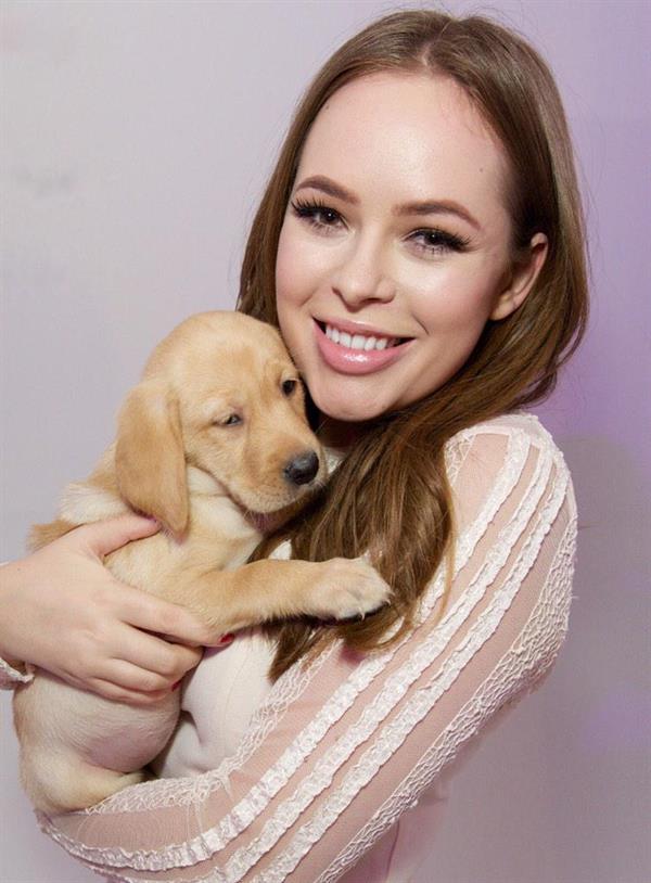 Tanya Burr