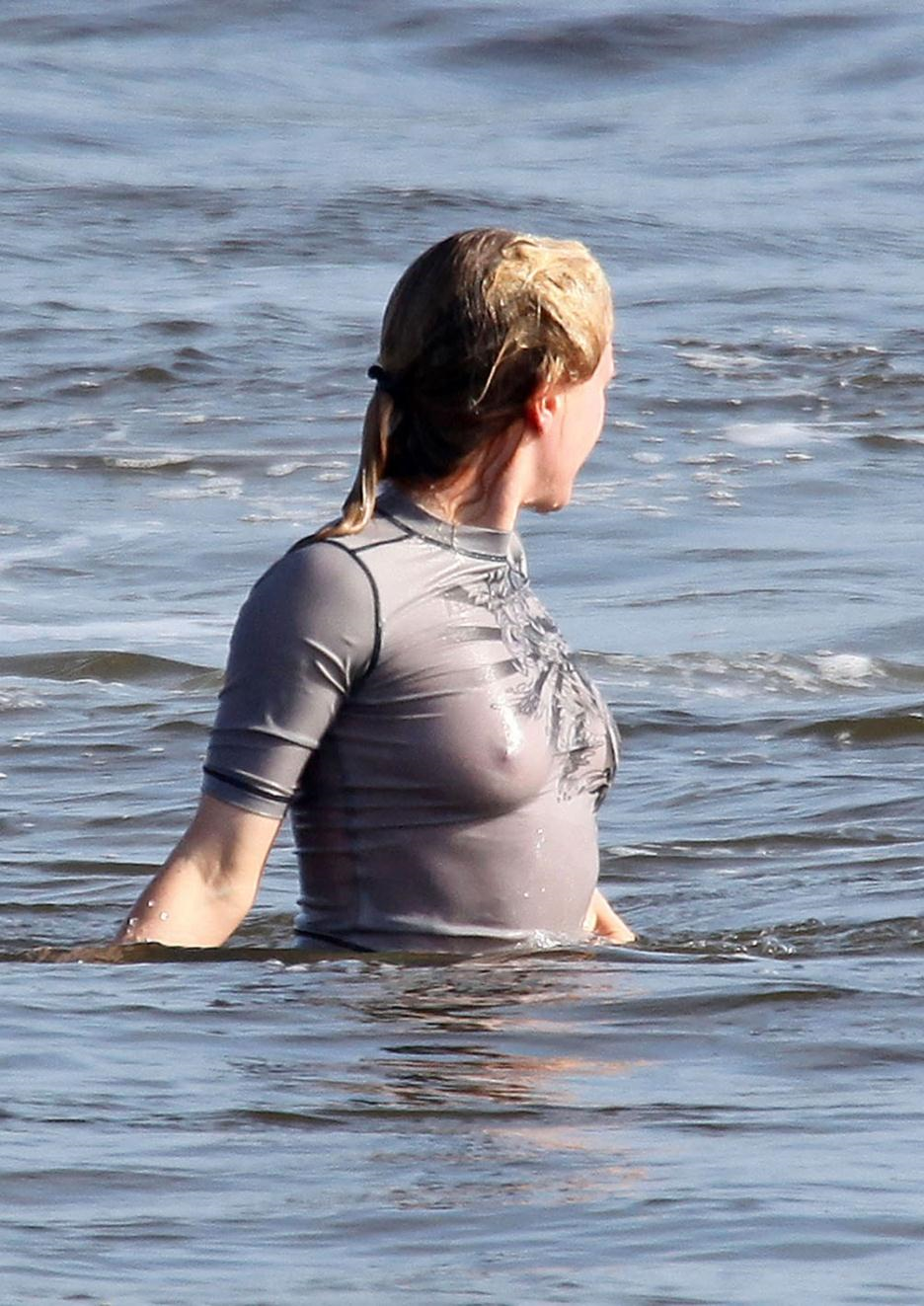 Anna Paquin - breasts