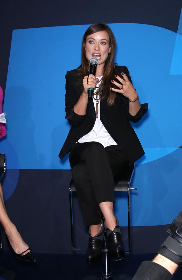 Olivia Wilde at the Blackberry booth at the 2011 CES in Las Vegas n December 7, 2011