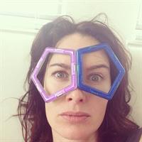 Lena Headey taking a selfie