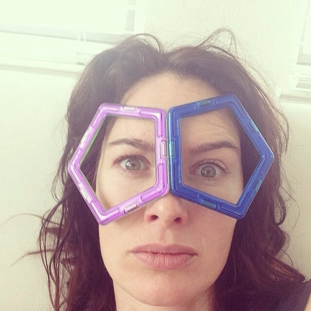 Lena Headey taking a selfie