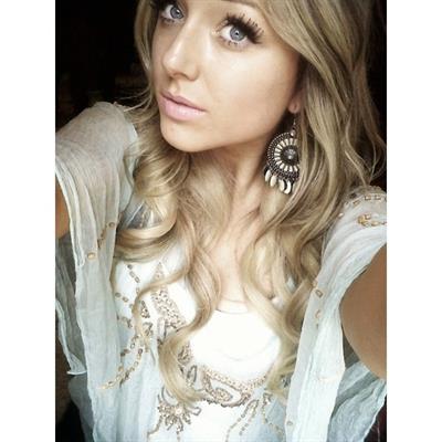 Chloe Harwood taking a selfie